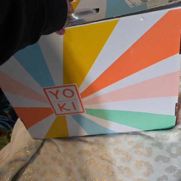 White Roller Skates with Wheels - Picture 4 of 4